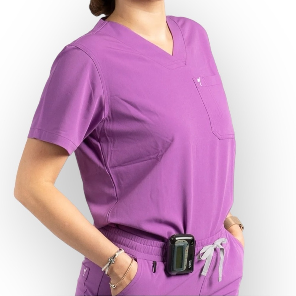 MIM Millennials in Medicine Ardi women’s scrub top short sleeve size XL purple